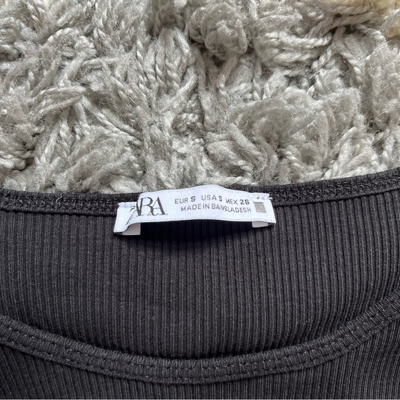 ZARA Ruffled Side Shirt - Picture 3 of 3